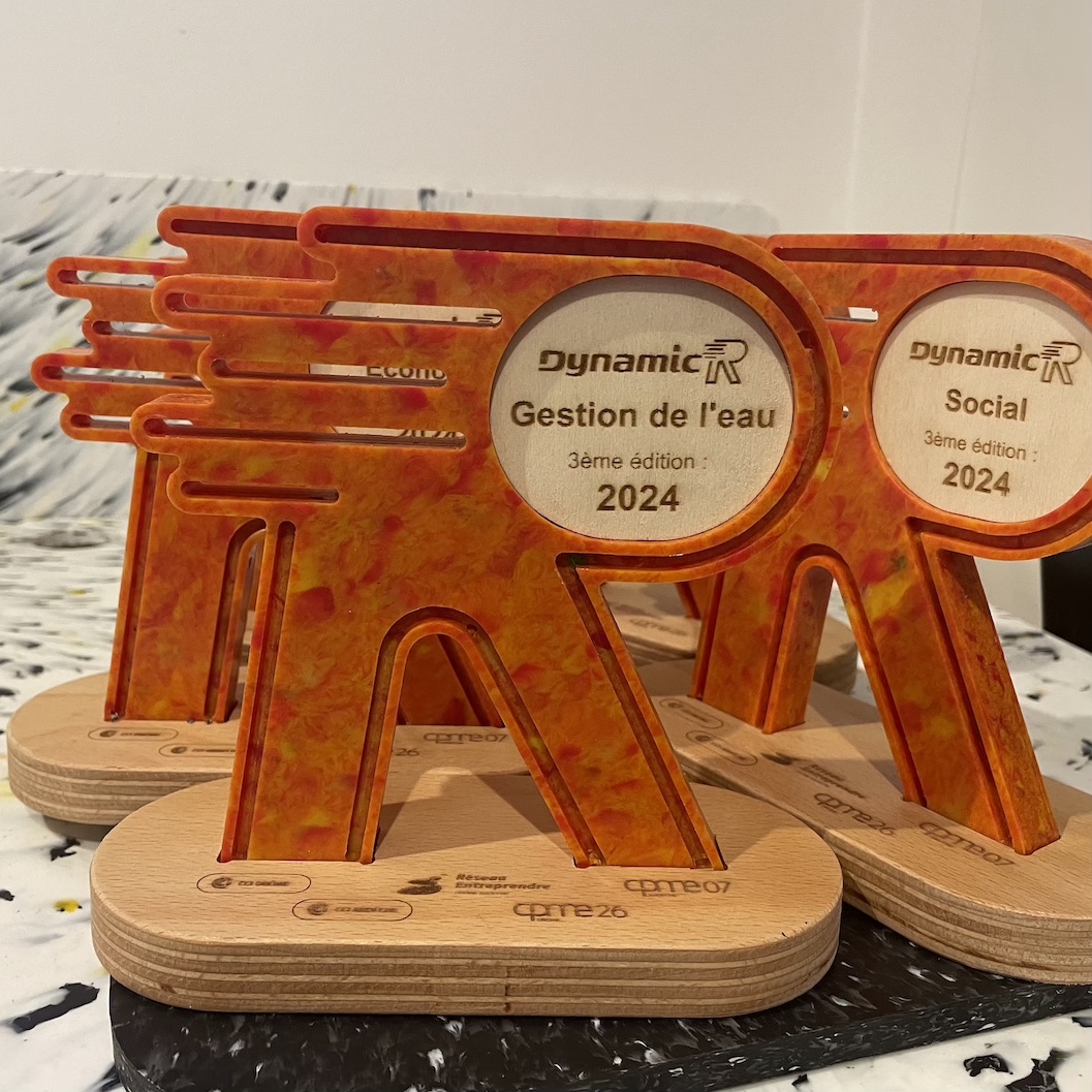 Trophée Fab Unit en plastique recyclé