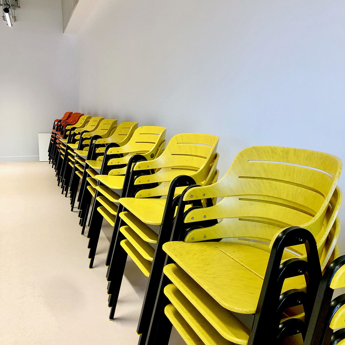 Chaise empilable extérieure en plastique recyclé